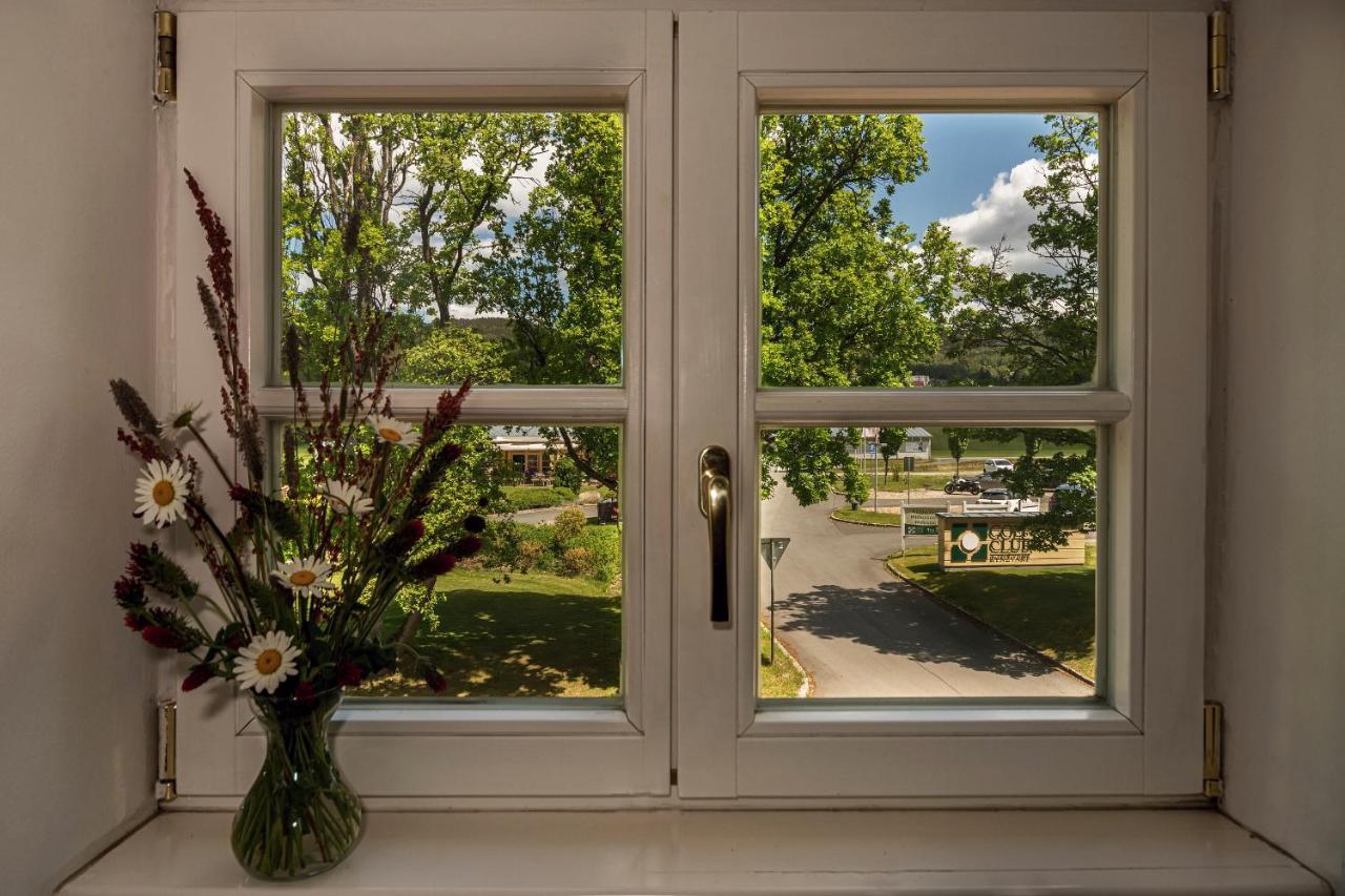 Zamecky Hotel Metternich Velka Hledsebe エクステリア 写真