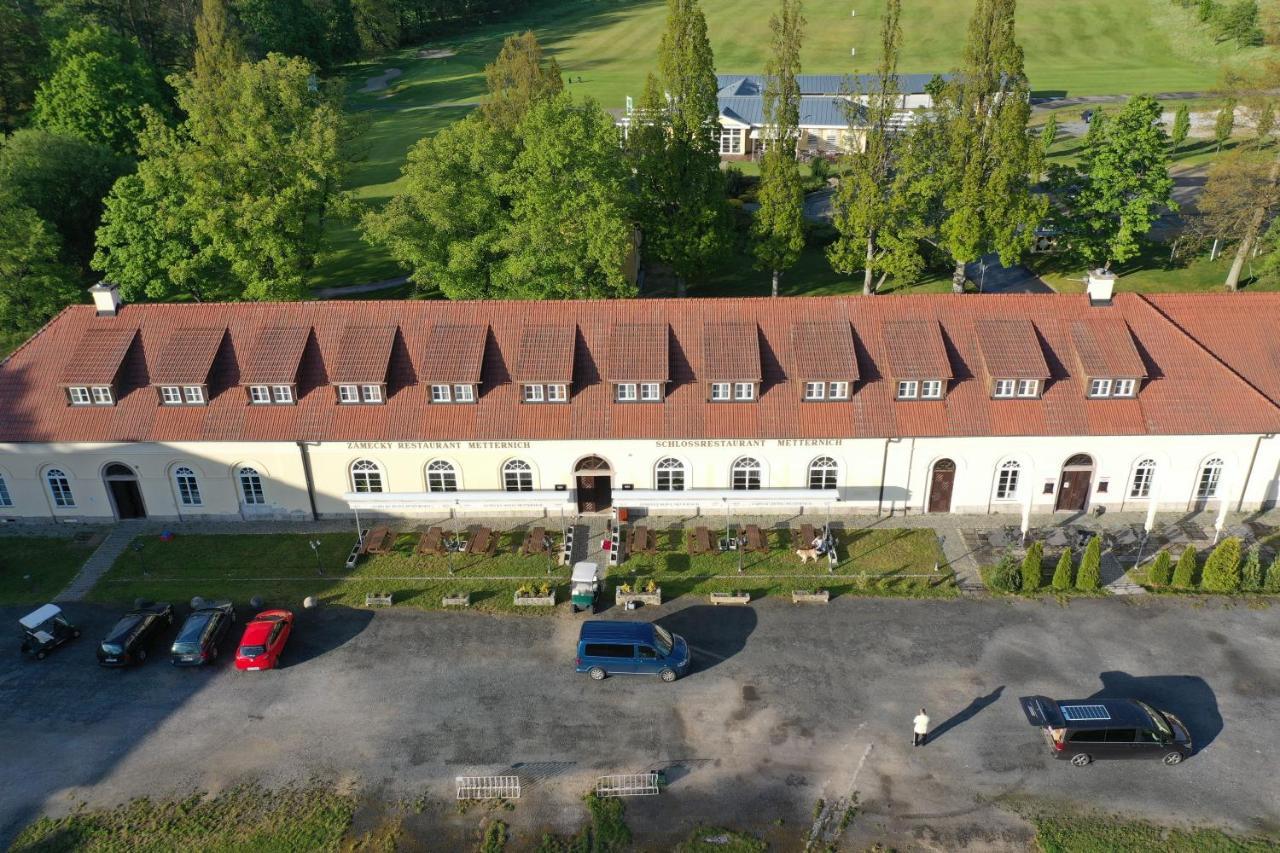 Zamecky Hotel Metternich Velka Hledsebe エクステリア 写真